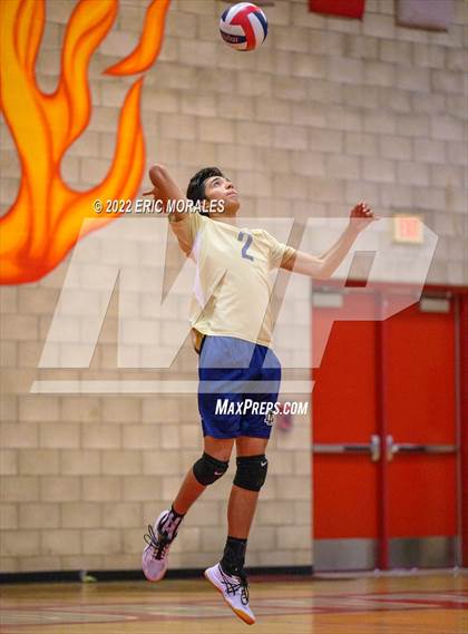 Thumbnail 2 in Mater Dei Catholic @ Sweetwater photogallery.