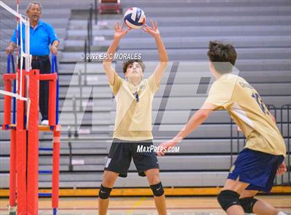 Thumbnail 2 in Mater Dei Catholic @ Sweetwater photogallery.