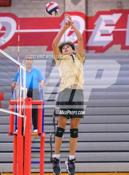 Thumbnail 1 in Mater Dei Catholic @ Sweetwater photogallery.