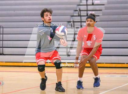 Thumbnail 2 in Mater Dei Catholic @ Sweetwater photogallery.