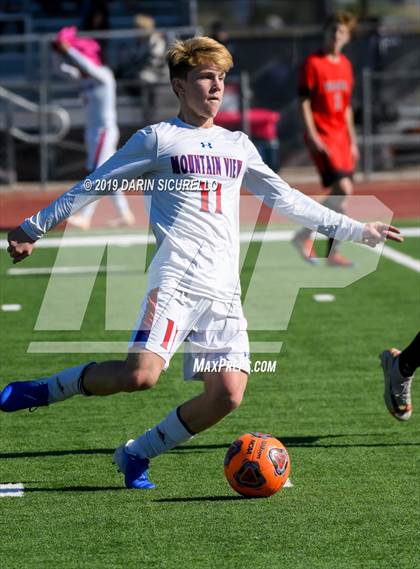Thumbnail 2 in Williams Field vs Mountain View (Coyote Classic Tournament) photogallery.