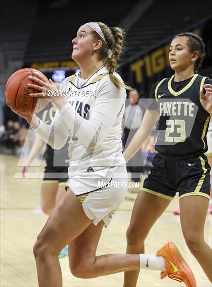 Thumbnail 1 in Fayette vs Helias Catholic (Norm Stewart Classic) photogallery.