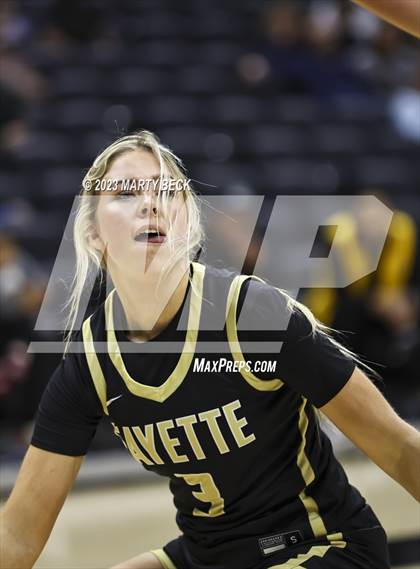 Thumbnail 1 in Fayette vs Helias Catholic (Norm Stewart Classic) photogallery.