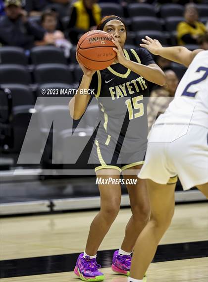 Thumbnail 3 in Fayette vs Helias Catholic (Norm Stewart Classic) photogallery.