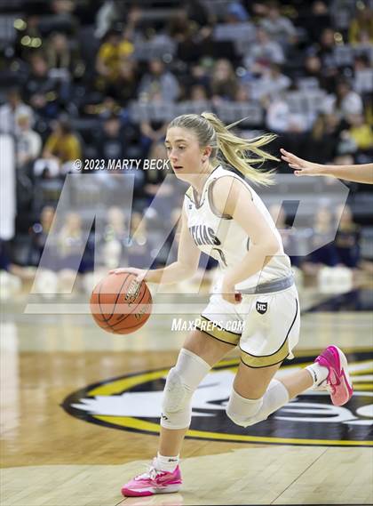 Thumbnail 3 in Fayette vs Helias Catholic (Norm Stewart Classic) photogallery.
