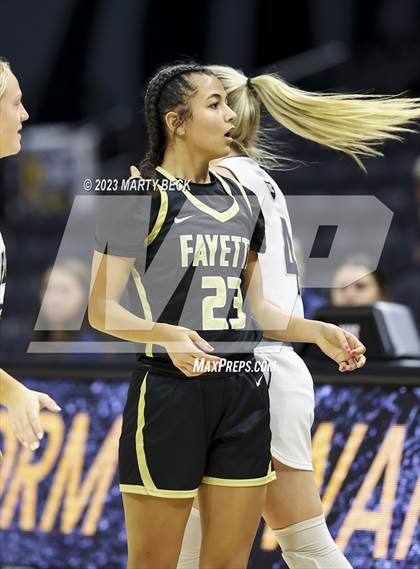 Thumbnail 2 in Fayette vs Helias Catholic (Norm Stewart Classic) photogallery.