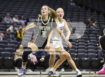 Thumbnail 2 in Fayette vs Helias Catholic (Norm Stewart Classic) photogallery.