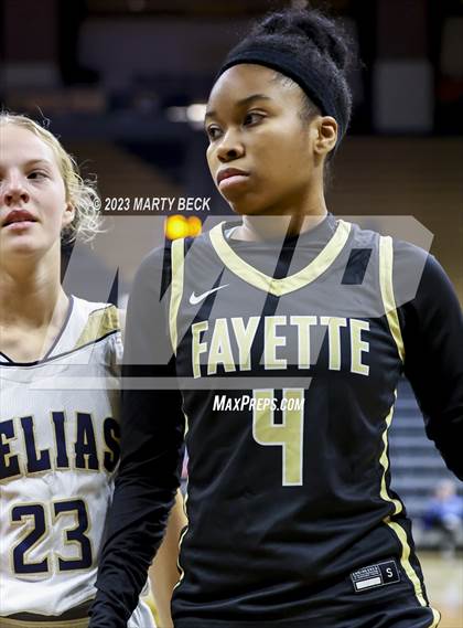 Thumbnail 2 in Fayette vs Helias Catholic (Norm Stewart Classic) photogallery.