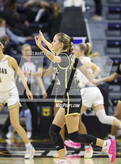 Thumbnail 1 in Fayette vs Helias Catholic (Norm Stewart Classic) photogallery.