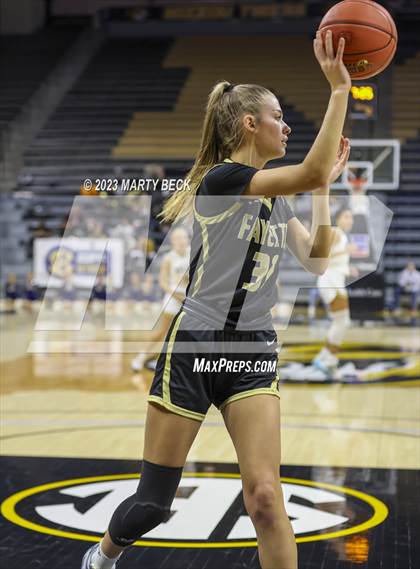 Thumbnail 2 in Fayette vs Helias Catholic (Norm Stewart Classic) photogallery.