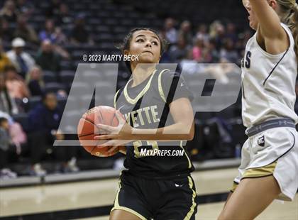 Thumbnail 3 in Fayette vs Helias Catholic (Norm Stewart Classic) photogallery.