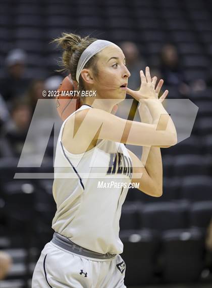 Thumbnail 2 in Fayette vs Helias Catholic (Norm Stewart Classic) photogallery.