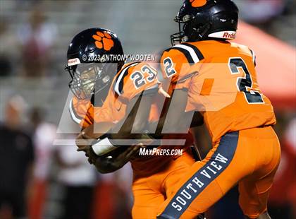 Thumbnail 2 in Seventy-First @ South View photogallery.