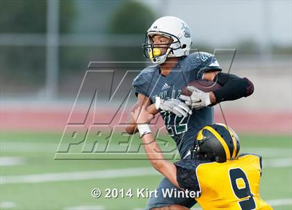 Thumbnail 3 in Del Oro vs Helix (UT Honor Bowl) photogallery.