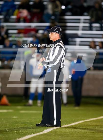 Thumbnail 1 in Oakdale vs. Christian Brothers (CIF SJS D3 Final) photogallery.