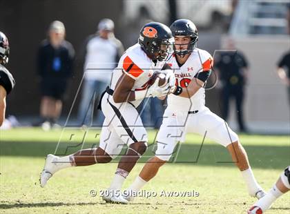 Thumbnail 3 in Rockwall vs. Lake Travis (UIL 6A Quarterfinal) photogallery.