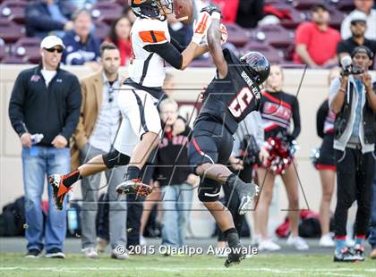 Thumbnail 2 in Rockwall vs. Lake Travis (UIL 6A Quarterfinal) photogallery.