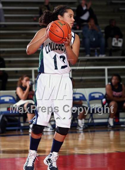 Thumbnail 3 in College Park vs MacArthur (McDonald's Texas Invitational) photogallery.