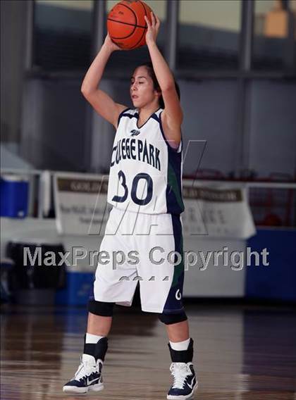 Thumbnail 2 in College Park vs MacArthur (McDonald's Texas Invitational) photogallery.