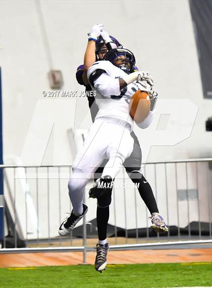 Thumbnail 1 in Willow Canyon vs. Lake Havasu (Kick-Off Classic) photogallery.