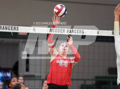 Thumbnail 3 in Lake Belton vs. Lake Creek (UIL 5A Region 3 Bi-District Playoff) photogallery.