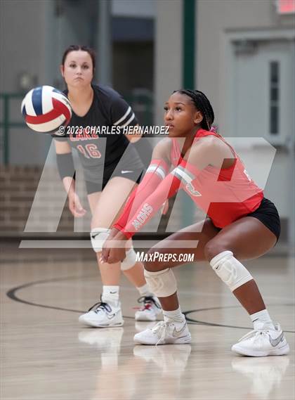 Thumbnail 2 in Lake Belton vs. Lake Creek (UIL 5A Region 3 Bi-District Playoff) photogallery.