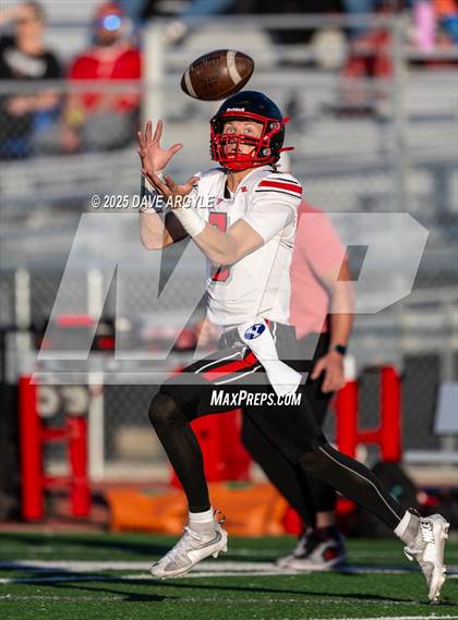 Thumbnail 2 in Springville vs. Spanish Fork (UHSAA 5A Second Round) photogallery.