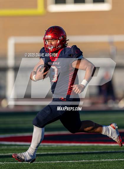 Thumbnail 3 in Springville vs. Spanish Fork (UHSAA 5A Second Round) photogallery.
