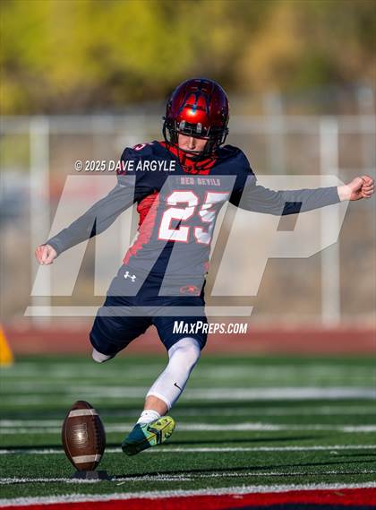 Thumbnail 3 in Springville vs. Spanish Fork (UHSAA 5A Second Round) photogallery.