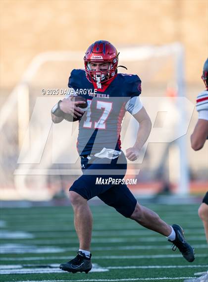 Thumbnail 1 in Springville vs. Spanish Fork (UHSAA 5A Second Round) photogallery.