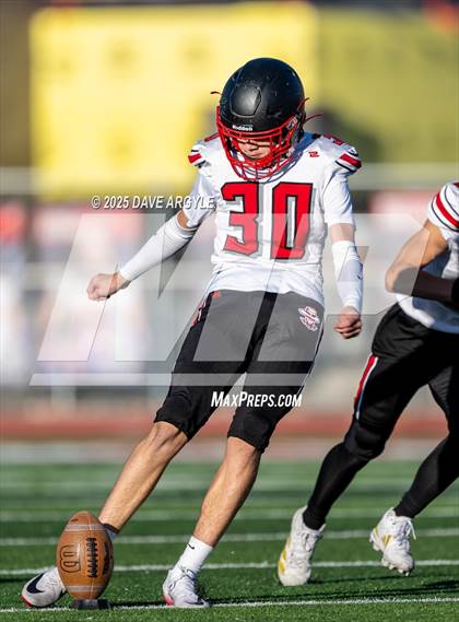 Thumbnail 3 in Springville vs. Spanish Fork (UHSAA 5A Second Round) photogallery.