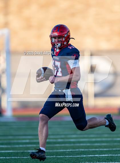 Thumbnail 3 in Springville vs. Spanish Fork (UHSAA 5A Second Round) photogallery.