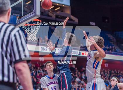 Thumbnail 3 in Avon vs. Waterford (CIAC D3 Final) photogallery.