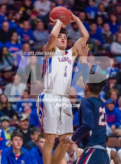 Thumbnail 2 in Avon vs. Waterford (CIAC D3 Final) photogallery.