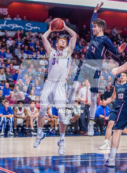 Thumbnail 3 in Avon vs. Waterford (CIAC D3 Final) photogallery.