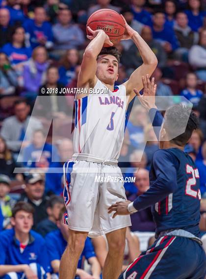 Thumbnail 1 in Avon vs. Waterford (CIAC D3 Final) photogallery.