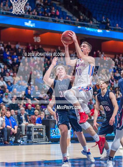 Thumbnail 3 in Avon vs. Waterford (CIAC D3 Final) photogallery.