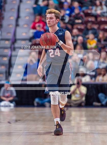 Thumbnail 3 in Avon vs. Waterford (CIAC D3 Final) photogallery.