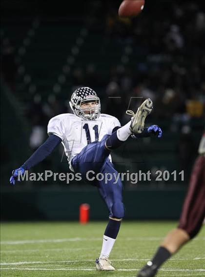 Thumbnail 3 in Aquinas vs. Whitesboro (NYSPHSAA Class A Semifinal) photogallery.
