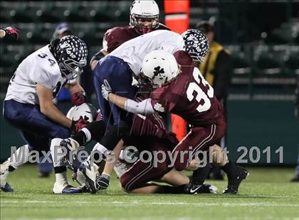 Thumbnail 3 in Aquinas vs. Whitesboro (NYSPHSAA Class A Semifinal) photogallery.