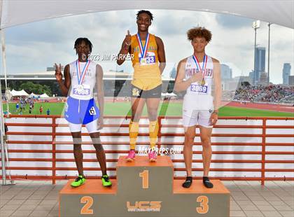 Thumbnail 3 in UIL 5A State Championship (Awards) photogallery.