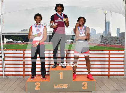 Thumbnail 3 in UIL 5A State Championship (Awards) photogallery.
