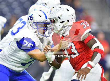 Thumbnail 3 in Barbers Hill vs Manvel (UIL 5A Regional Playoff) photogallery.