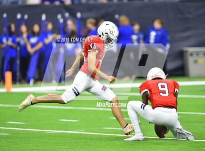 Thumbnail 3 in Barbers Hill vs Manvel (UIL 5A Regional Playoff) photogallery.
