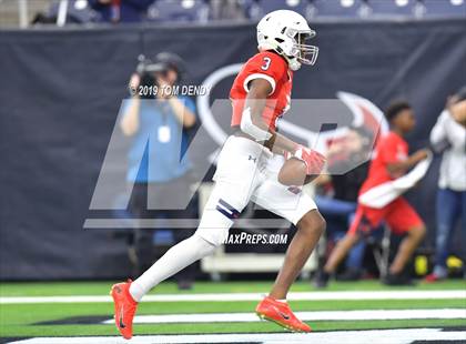 Thumbnail 1 in Barbers Hill vs Manvel (UIL 5A Regional Playoff) photogallery.