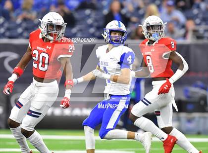 Thumbnail 2 in Barbers Hill vs Manvel (UIL 5A Regional Playoff) photogallery.