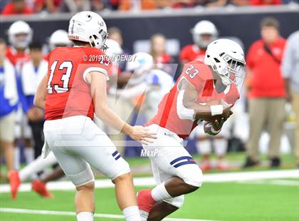 Thumbnail 2 in Barbers Hill vs Manvel (UIL 5A Regional Playoff) photogallery.