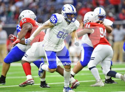 Thumbnail 1 in Barbers Hill vs Manvel (UIL 5A Regional Playoff) photogallery.