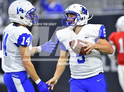 Thumbnail 1 in Barbers Hill vs Manvel (UIL 5A Regional Playoff) photogallery.