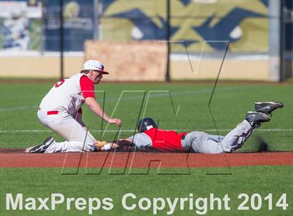 Thumbnail 2 in Friends Academy vs. Pierson/Bridgehampton (NYSPHSAA Class C Regional Semifinal) photogallery.